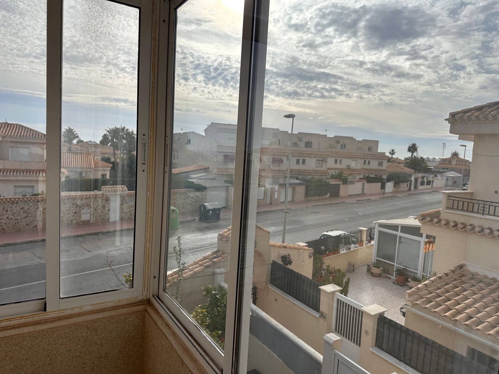 3 quarto Moradia para arrendar em Orihuela Costa com piscina garagem - 900 € (Ref: 9430767)