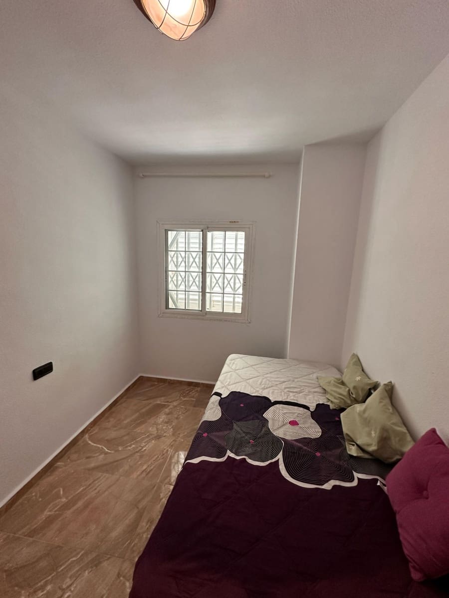 3 quarto Moradia para arrendar em Orihuela Costa com piscina garagem - 900 € (Ref: 9430767)