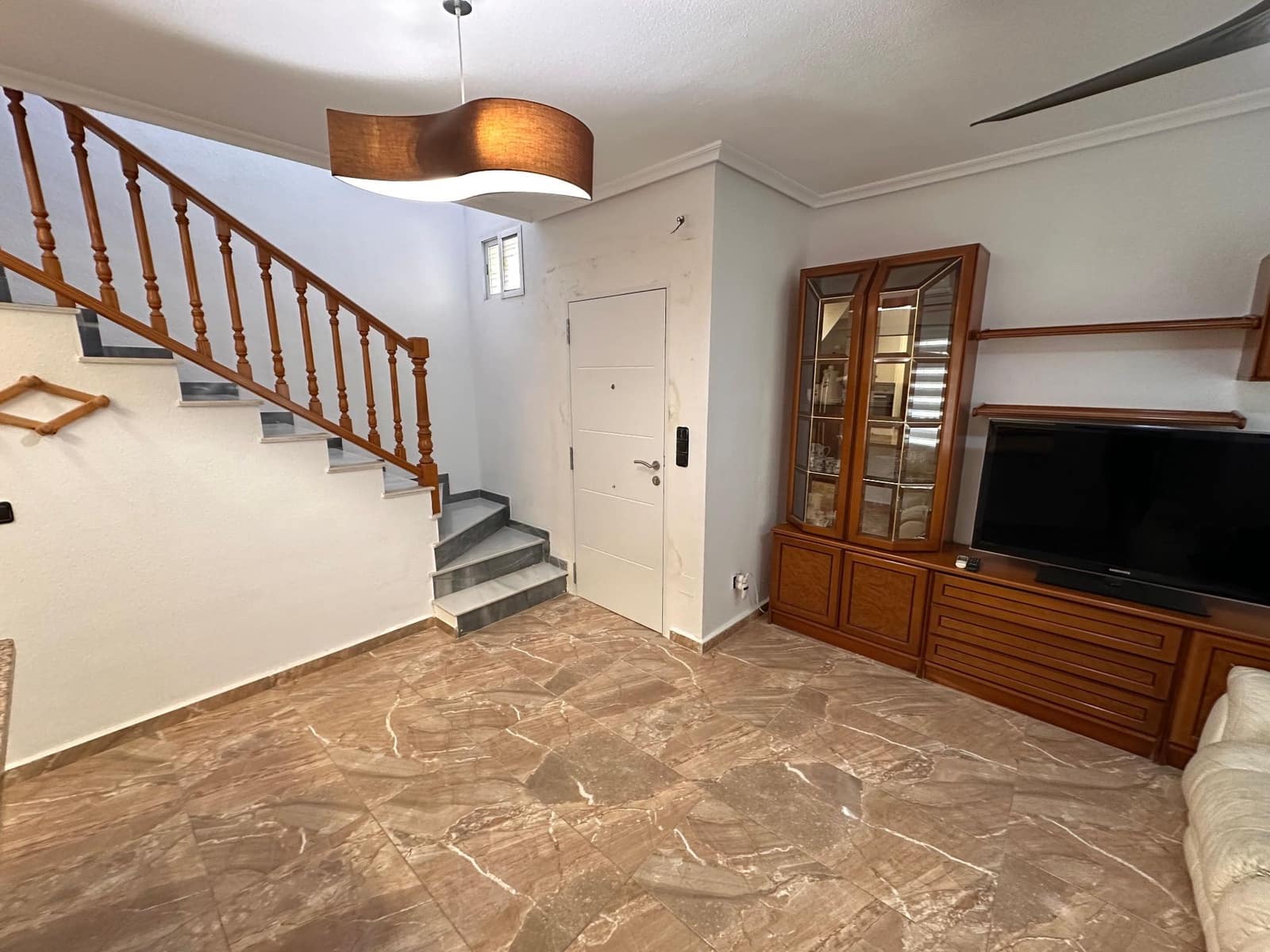 3 quarto Moradia para arrendar em Orihuela Costa com piscina garagem - 900 € (Ref: 9430767)