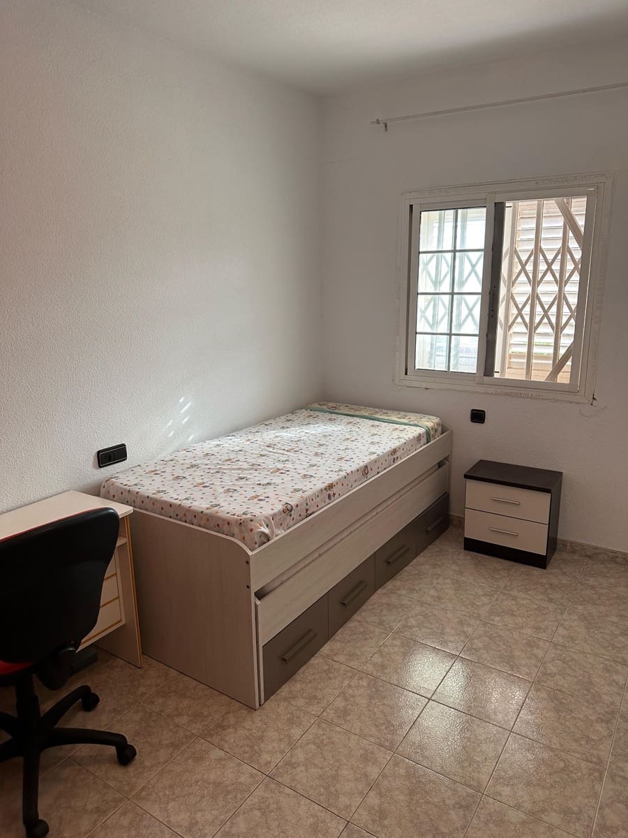 3 quarto Moradia para arrendar em Orihuela Costa com piscina garagem - 900 € (Ref: 9430767)