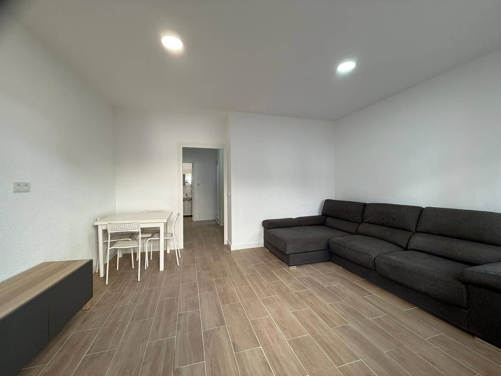 1 quarto Casa em Banda para arrendar em Torrevieja - 700 € (Ref: 9430768)