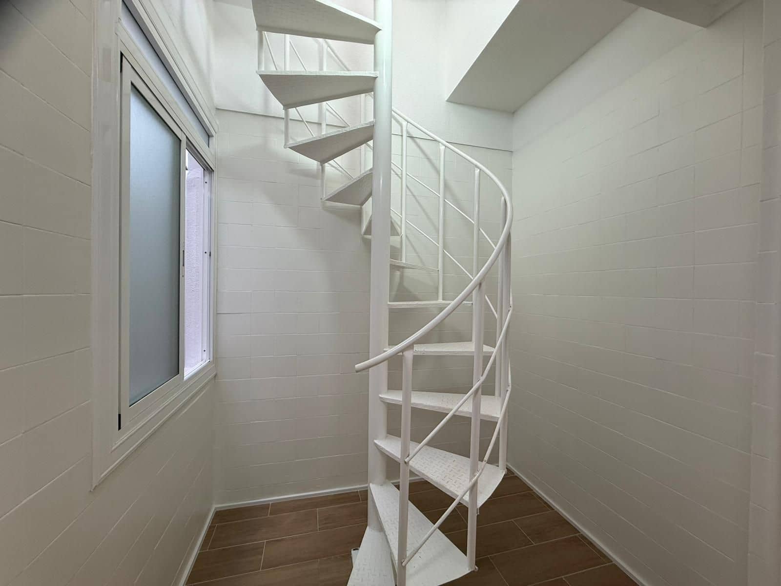 1 quarto Casa em Banda para arrendar em Torrevieja - 700 € (Ref: 9430768)