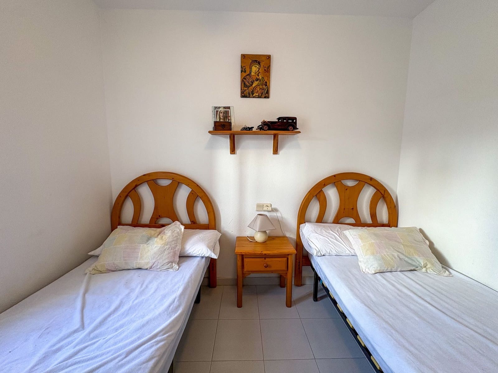 2 soveværelse Semi-Rækkehus til leje i Torrevieja med swimmingpool - € 700 (Ref: 9433030)