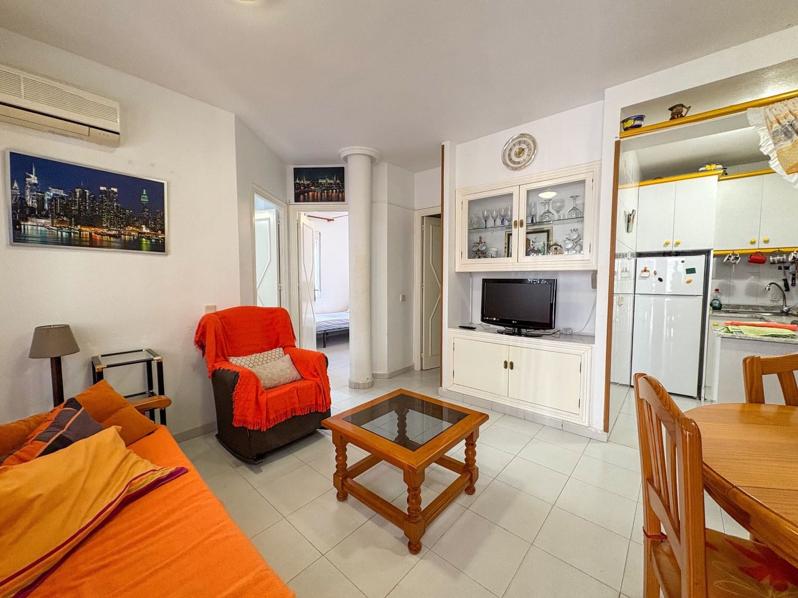 2 soveværelse Semi-Rækkehus til leje i Torrevieja med swimmingpool - € 700 (Ref: 9433030)