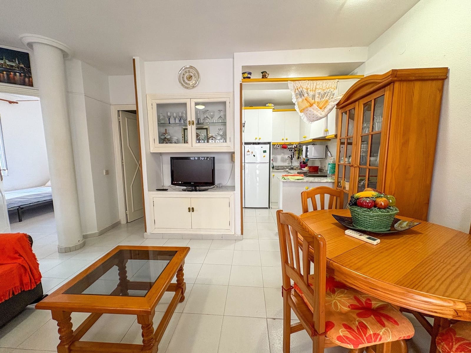 2 soveværelse Semi-Rækkehus til leje i Torrevieja med swimmingpool - € 700 (Ref: 9433030)