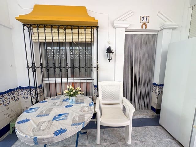 2 soveværelse Semi-Rækkehus til leje i Torrevieja med swimmingpool - € 700 (Ref: 9433030)
