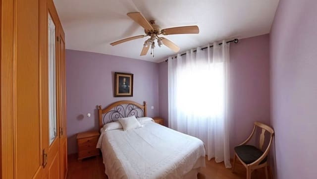 4 sypialnia Dom blizniak do wynajęcia w Torrevieja z basenem garażem - 970 € (Ref: 9439448)