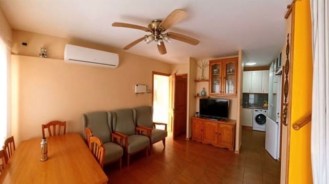 4 sypialnia Dom blizniak do wynajęcia w Torrevieja z basenem garażem - 970 € (Ref: 9439448)