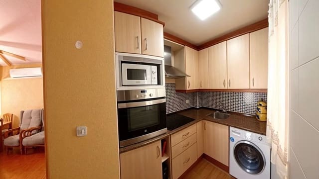 4 sypialnia Dom blizniak do wynajęcia w Torrevieja z basenem garażem - 970 € (Ref: 9439448)