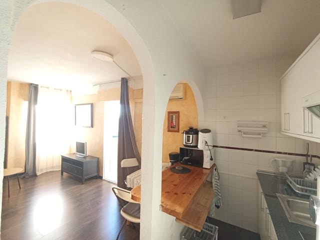 1 makuuhuone Asunto vuokrattavana paikassa Torrevieja mukana 
autotalli - 600 € (Ref: 9445761)