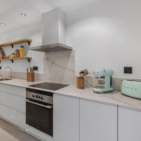 1 quarto Apartamento para arrendar em Torrevieja - 850 € (Ref: 9448576)