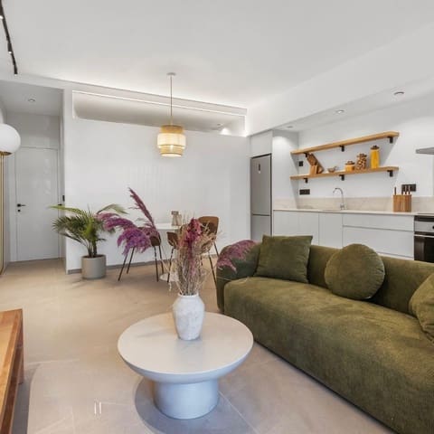 1 quarto Apartamento para arrendar em Torrevieja - 850 € (Ref: 9448576)