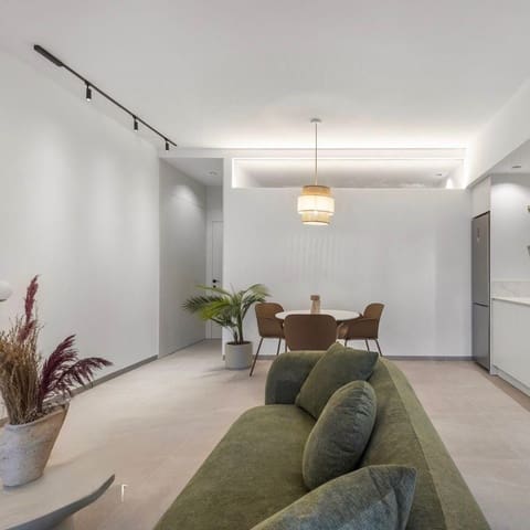 1 quarto Apartamento para arrendar em Torrevieja - 850 € (Ref: 9448576)