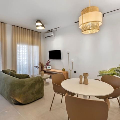 1 quarto Apartamento para arrendar em Torrevieja - 850 € (Ref: 9448576)