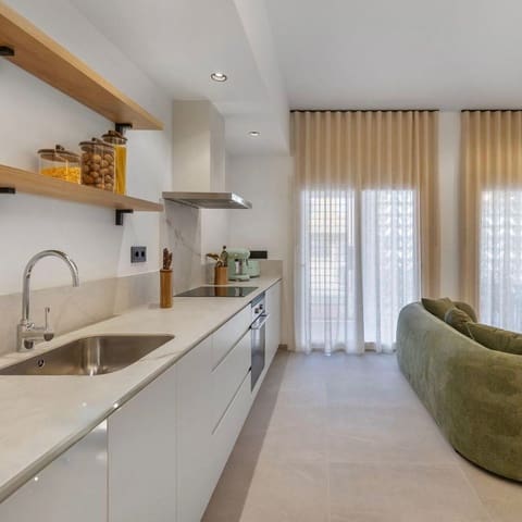 1 quarto Apartamento para arrendar em Torrevieja - 850 € (Ref: 9448576)