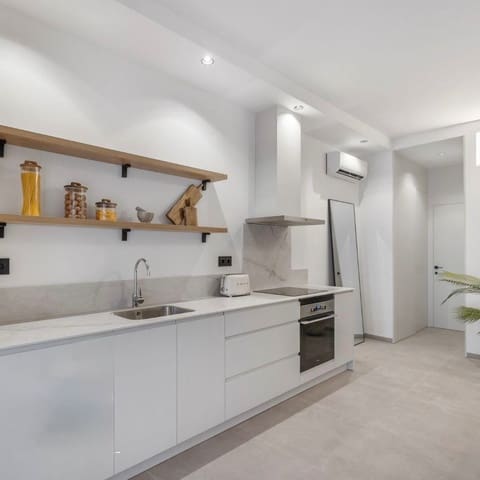 1 soverom Leilighet til leie i Torrevieja - € 850 (Ref: 9448577)