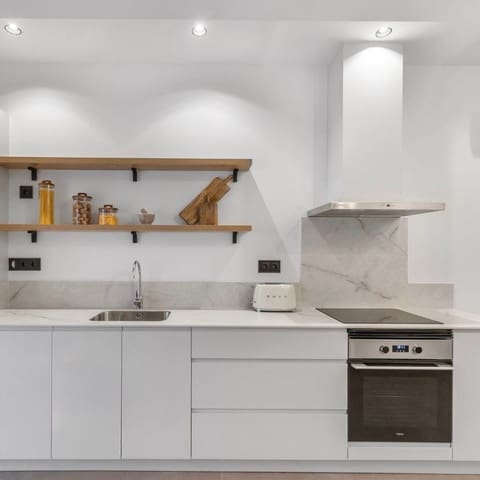 1 soverom Leilighet til leie i Torrevieja - € 850 (Ref: 9448577)