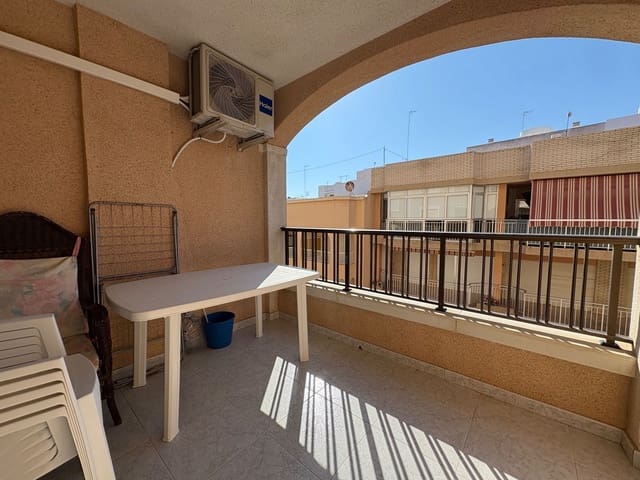 Piso de 2 habitaciones en Guardamar del Segura en alquiler con piscina - 750 € (Ref: 9451597)