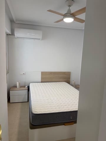 2 soveværelse Lejlighed til leje i Torrevieja - € 900 (Ref: 9451598)