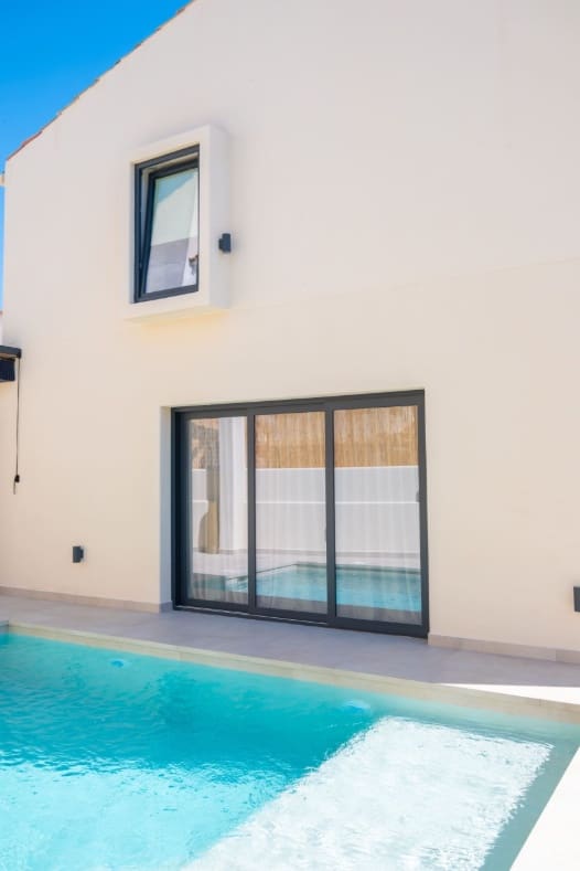 2 quarto Moradia para arrendar em Torrevieja com piscina - 1 400 € (Ref: 9451599)