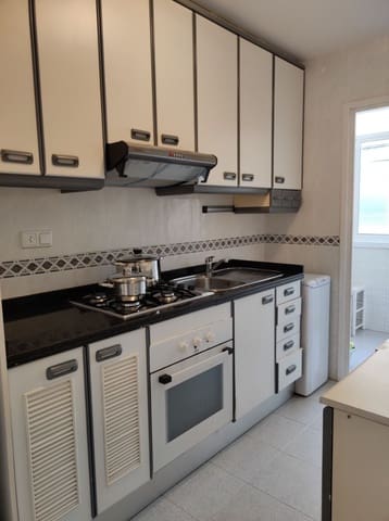 3 quarto Apartamento para arrendar em Torrevieja - 950 € (Ref: 9451600)