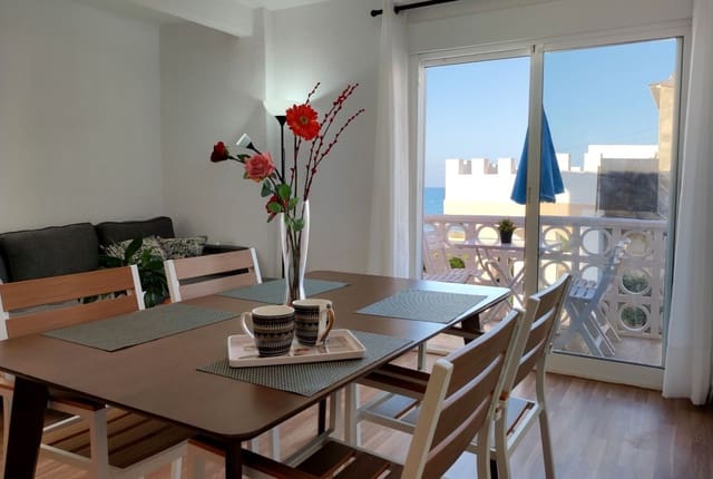 3 quarto Apartamento para arrendar em Torrevieja - 950 € (Ref: 9451600)