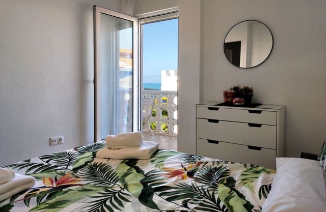 3 quarto Apartamento para arrendar em Torrevieja - 950 € (Ref: 9451600)