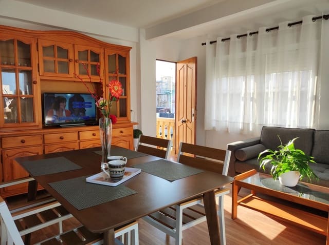 3 quarto Apartamento para arrendar em Torrevieja - 950 € (Ref: 9451600)