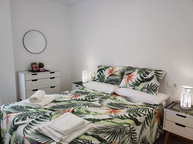 3 quarto Apartamento para arrendar em Torrevieja - 950 € (Ref: 9451600)