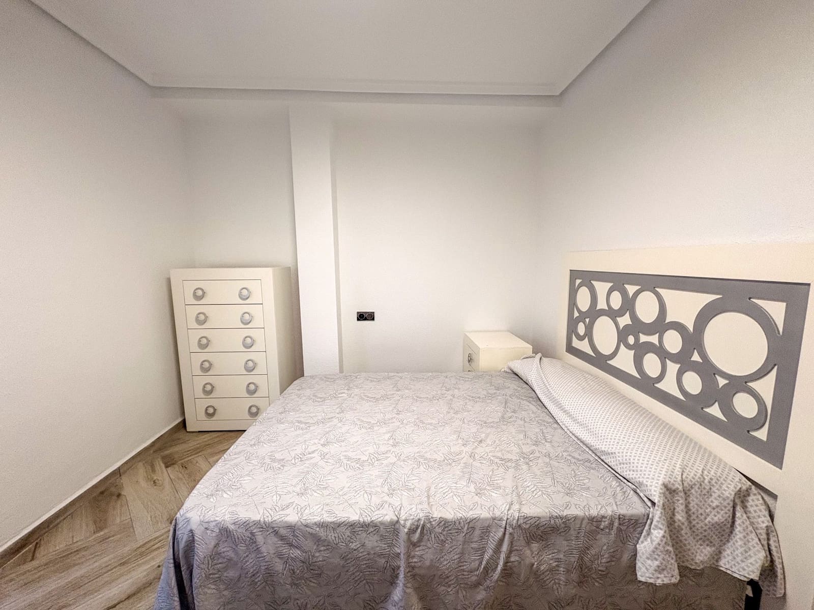 3 quarto Penthouse para arrendar em Torrevieja - 1 000 € (Ref: 9455832)