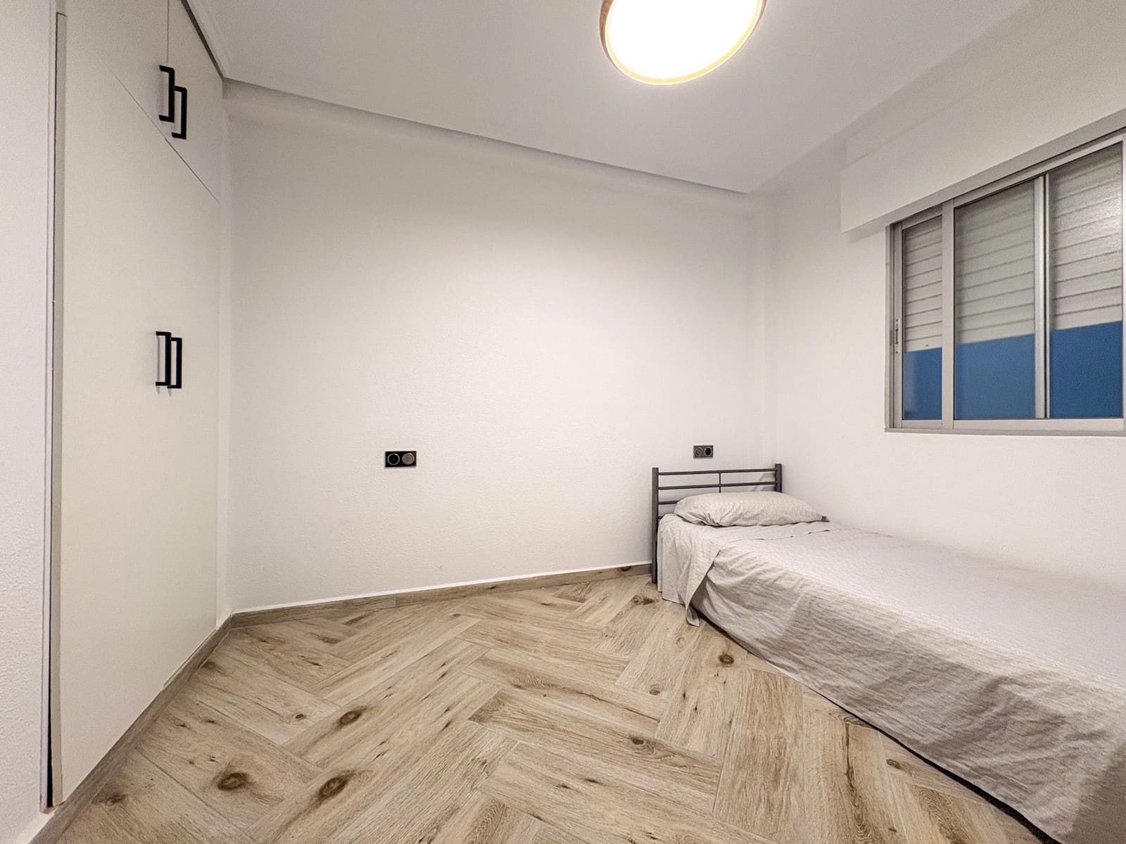 3 quarto Penthouse para arrendar em Torrevieja - 1 000 € (Ref: 9455832)