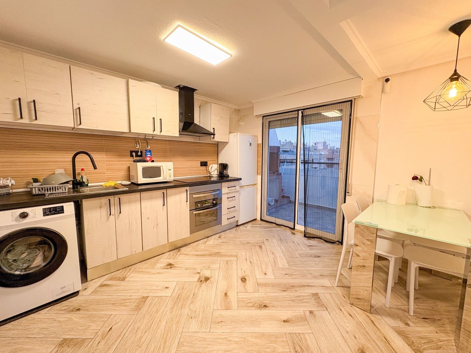 3 quarto Penthouse para arrendar em Torrevieja - 1 000 € (Ref: 9455832)