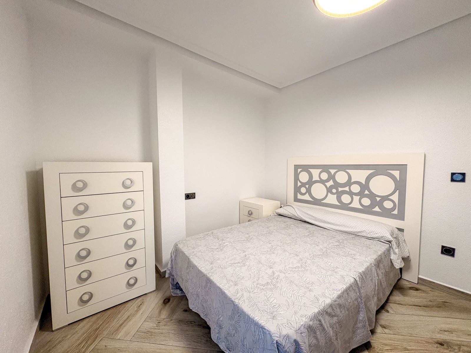 3 quarto Penthouse para arrendar em Torrevieja - 1 000 € (Ref: 9455832)