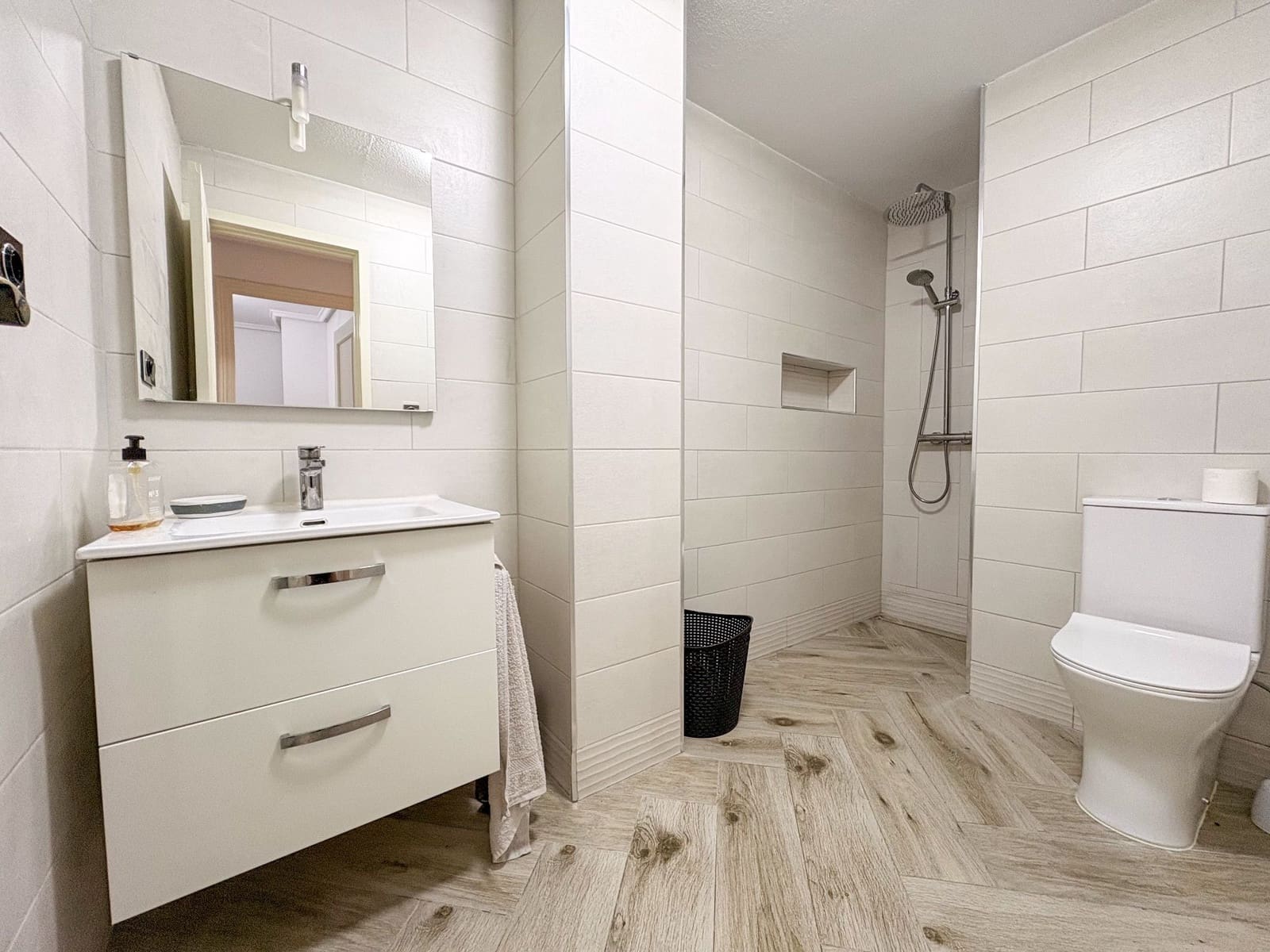 3 quarto Penthouse para arrendar em Torrevieja - 1 000 € (Ref: 9455832)