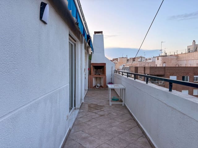 Penthouse de 3 chambres à louer à Torrevieja - 1 000 € (Ref: 9455832)
