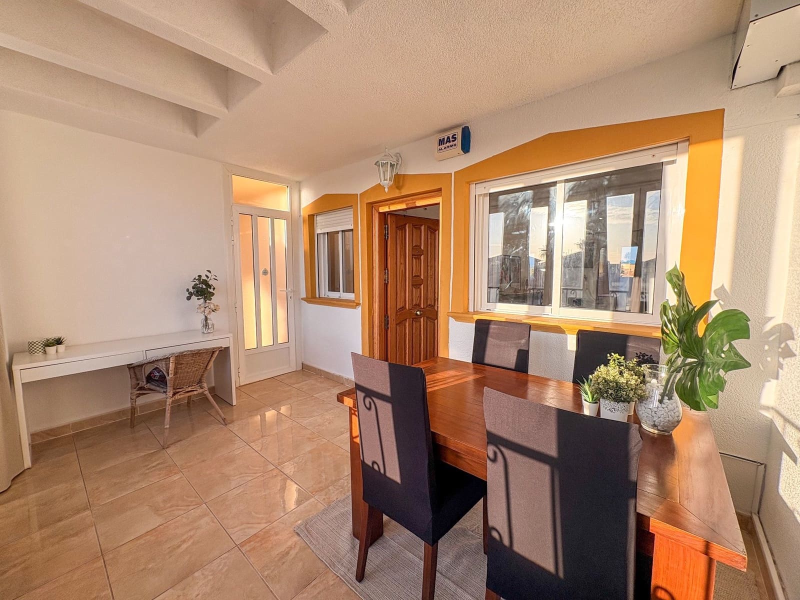 2 quarto Penthouse para arrendar em Orihuela Costa com piscina - 950 € (Ref: 9455833)