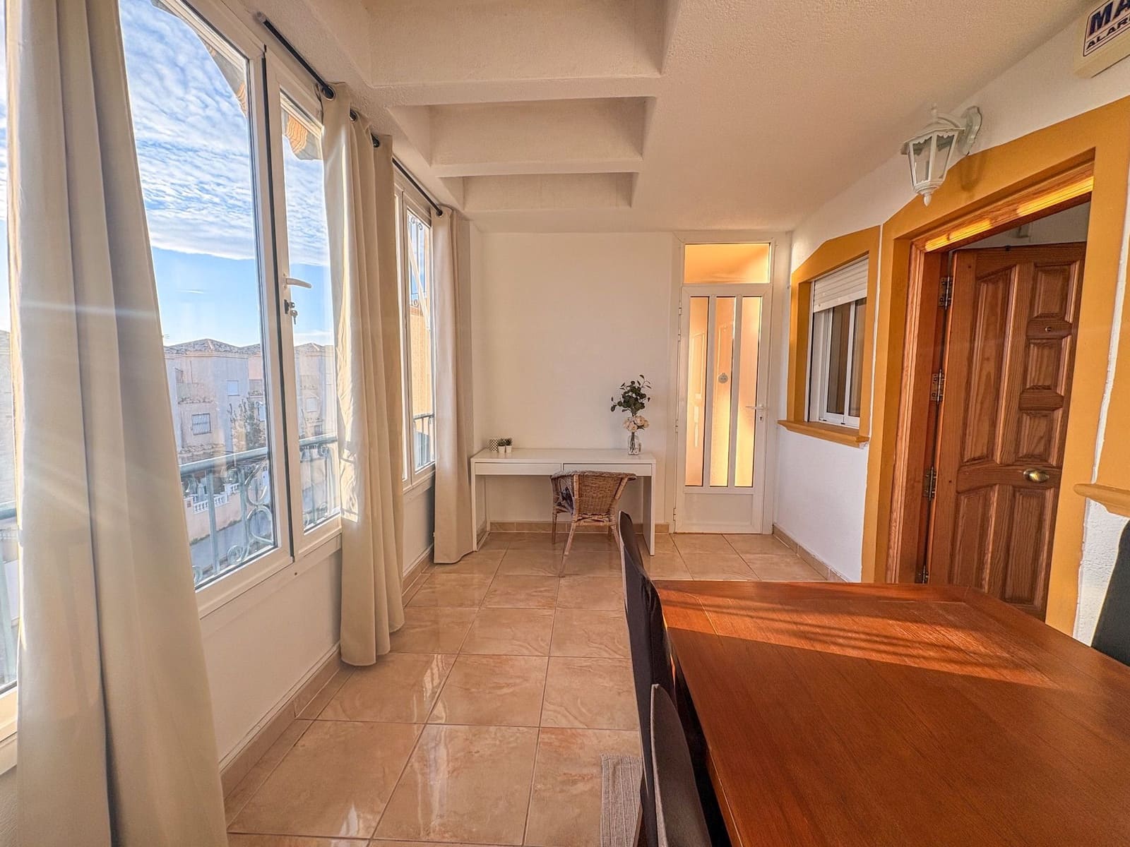 2 quarto Penthouse para arrendar em Orihuela Costa com piscina - 950 € (Ref: 9455833)