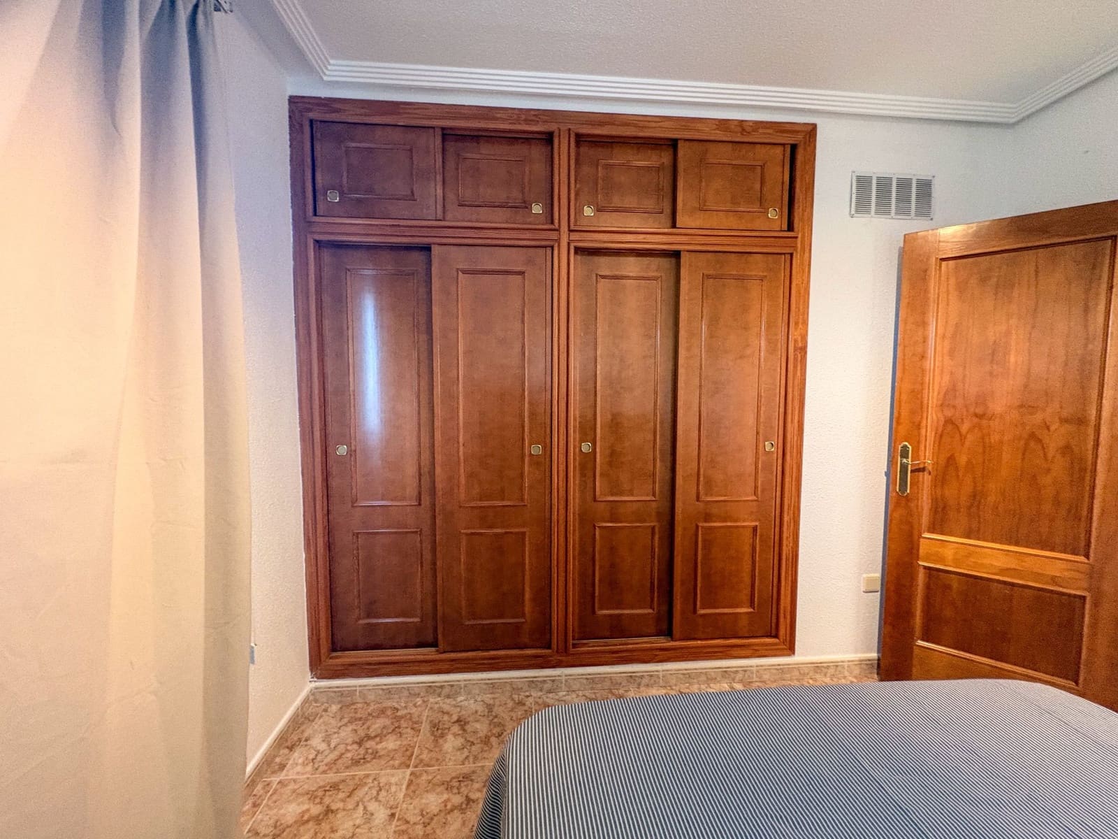 2 quarto Penthouse para arrendar em Orihuela Costa com piscina - 950 € (Ref: 9455833)