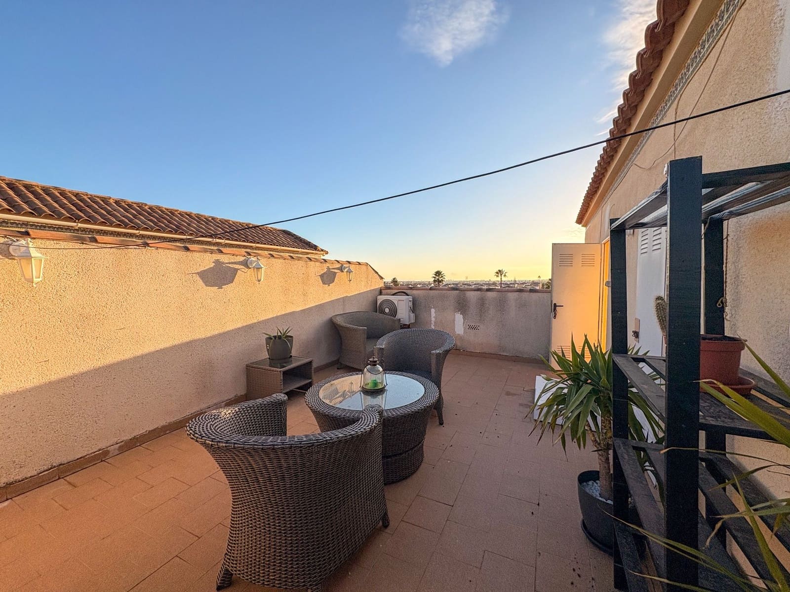 2 quarto Penthouse para arrendar em Orihuela Costa com piscina - 950 € (Ref: 9455833)