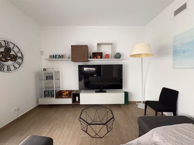 Chalet de 4 habitaciones en Pilar de la Horadada en alquiler con piscina garaje - 2.350 € (Ref: 9455835)