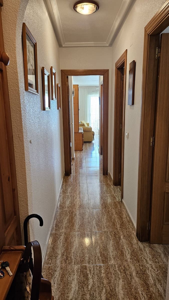 2 quarto Apartamento para arrendar em Guardamar del Segura - 800 € (Ref: 9465157)
