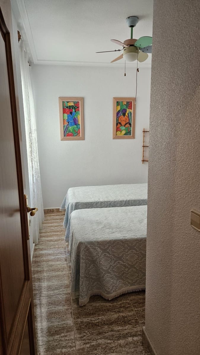 2 quarto Apartamento para arrendar em Guardamar del Segura - 800 € (Ref: 9465157)
