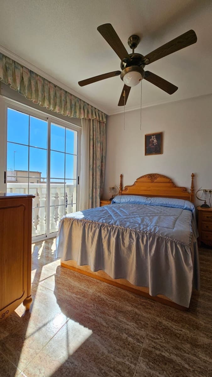 2 quarto Apartamento para arrendar em Guardamar del Segura - 800 € (Ref: 9465157)