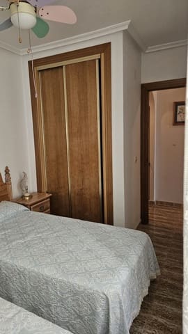2 quarto Apartamento para arrendar em Guardamar del Segura - 800 € (Ref: 9465157)