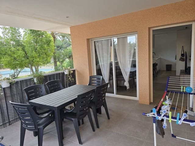 3 quarto Apartamento para arrendar em Guardamar del Segura com piscina - 1 200 € (Ref: 9465158)