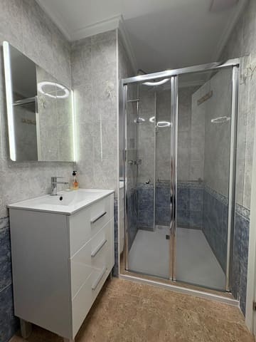 2 quarto Apartamento para arrendar em Torrevieja com piscina - 950 € (Ref: 9470294)