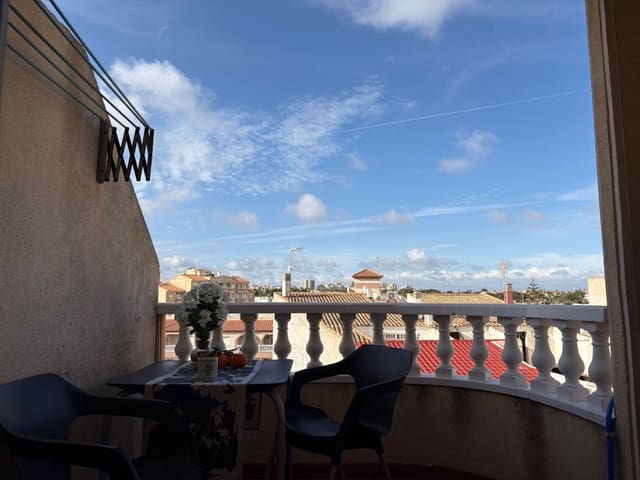 2 quarto Apartamento para arrendar em Torrevieja com piscina - 950 € (Ref: 9470294)