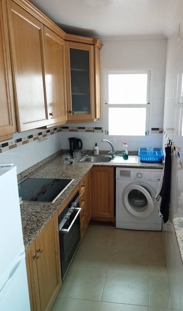 2 Zimmer Wohnung zu vermieten in Torrevieja mit Pool Garage - 850 € (Ref: 9472013)