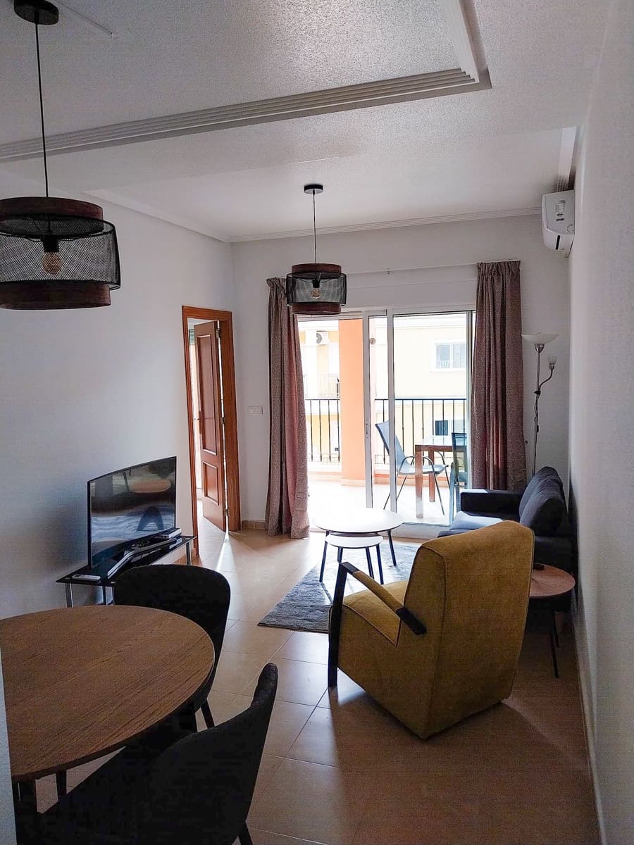 2 Zimmer Wohnung zu vermieten in Torrevieja mit Pool Garage - 850 € (Ref: 9472013)