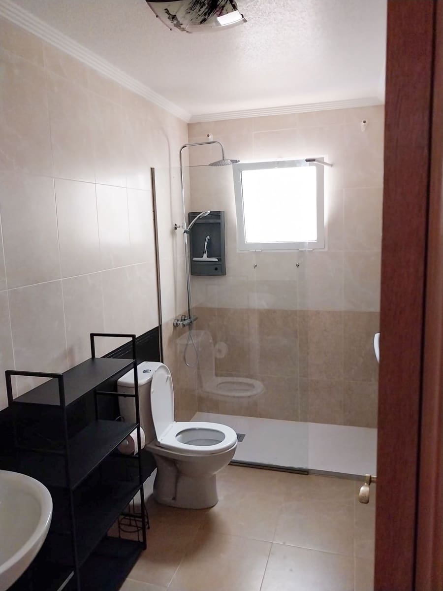 2 Zimmer Wohnung zu vermieten in Torrevieja mit Pool Garage - 850 € (Ref: 9472013)
